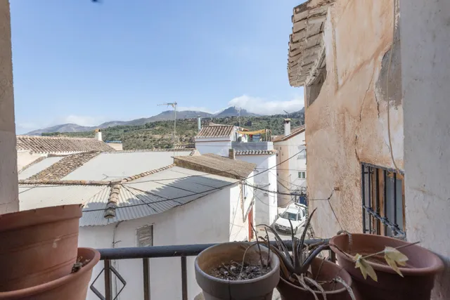 CASA PARA REFORMAR, MÁS TERRENO DE 250M2 — 26