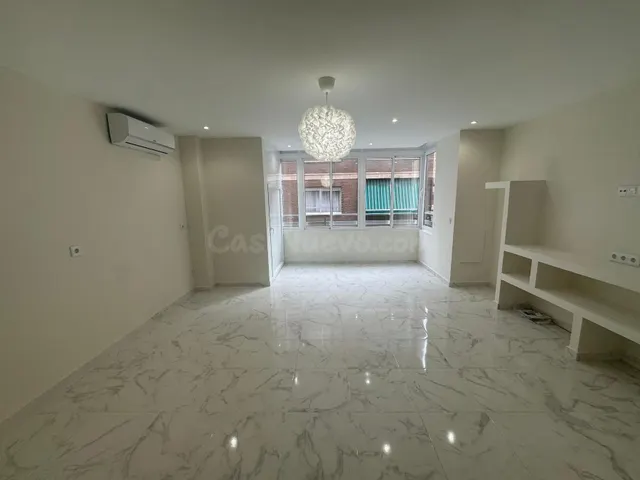 PIso    centrico de tres dormitorios y tres baños — 3