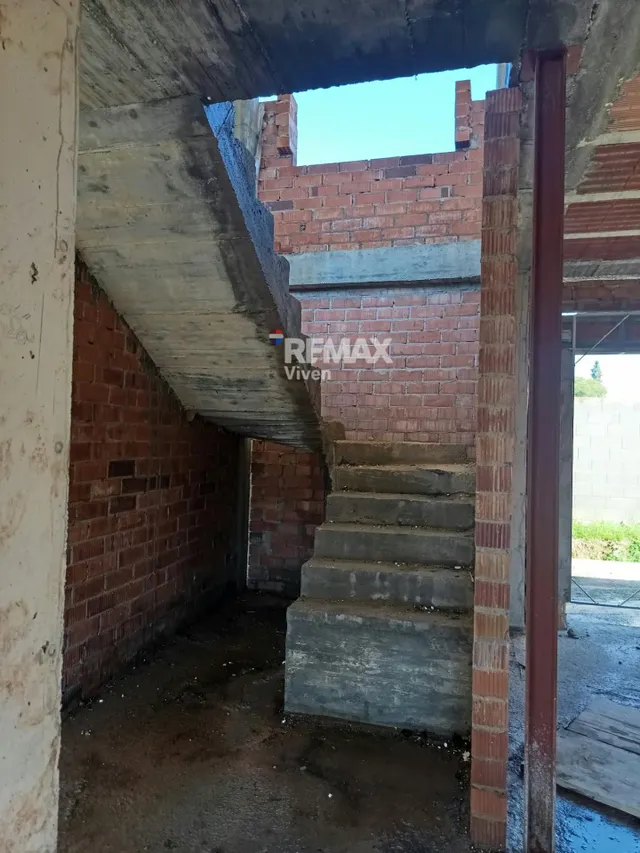 Casa en construcción con muchas posibilidades — 7