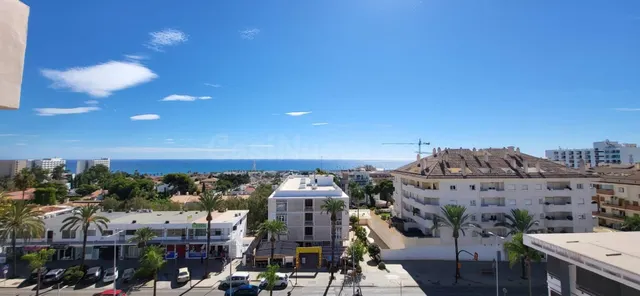 BONITO APARTAMENTO EN BENALMADENA FRENTE A PUERTO MARINA — 2