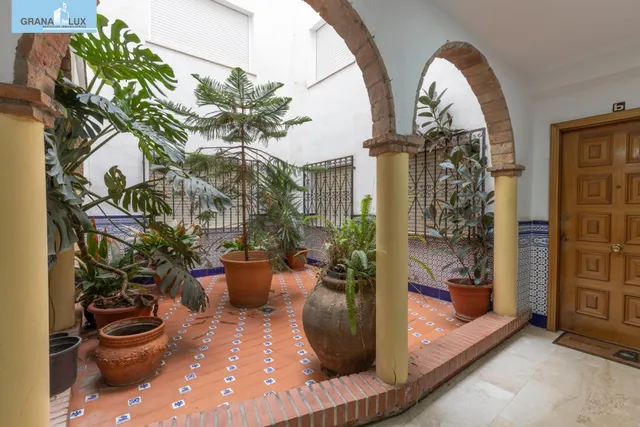 Amplio piso con garaje y trastero en el centro — 39
