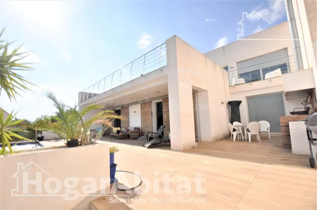 ¡CHALET ESPECTACULAR! CON TERRAZA, PISCINA Y GARAJE, CERCA D - foto 4