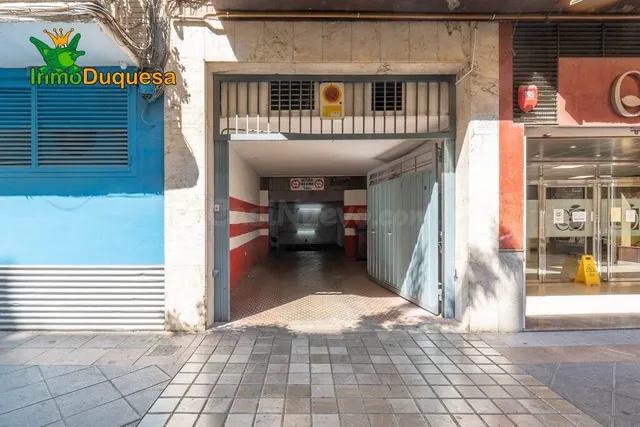 3 PLAZAS DE APARCAMIENTO juntas en Pedro Antonio de Alarcón. — 5