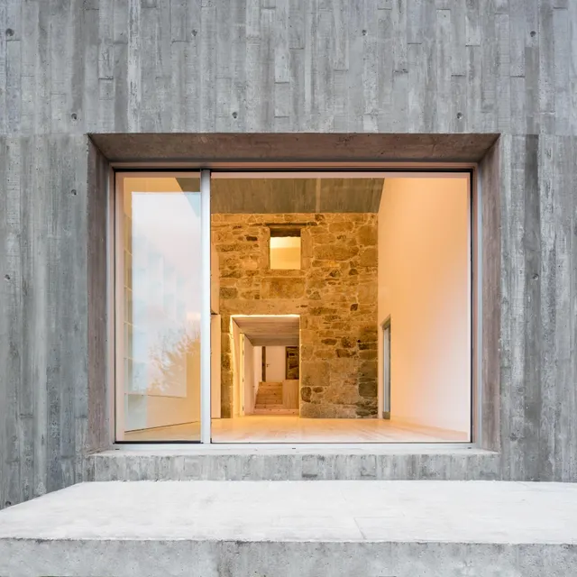 CONJUNTO ARQUITECTÓNICO REFORMADO EN PLENA RIA DE MUROS CON  - foto 3