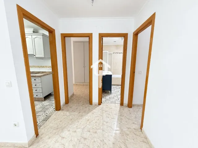 PISO EN VENTA EN ALICANTE. ZONA DE LA FLORIDA. 79m2, 2 habitaciones, 1 BAÑO, AMPLIO PATIO, PRIMERA PLANTA CON ASCENSOR. — 9