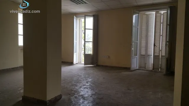 IDEAL INVERSORES. 320 METROS A REFORMAR. PARA OFICINAS O PISOS. — 18