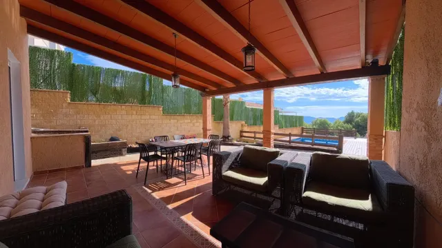 Adosado de esquina con 3 dormitiorios, piscina propia y vista al mar — 23