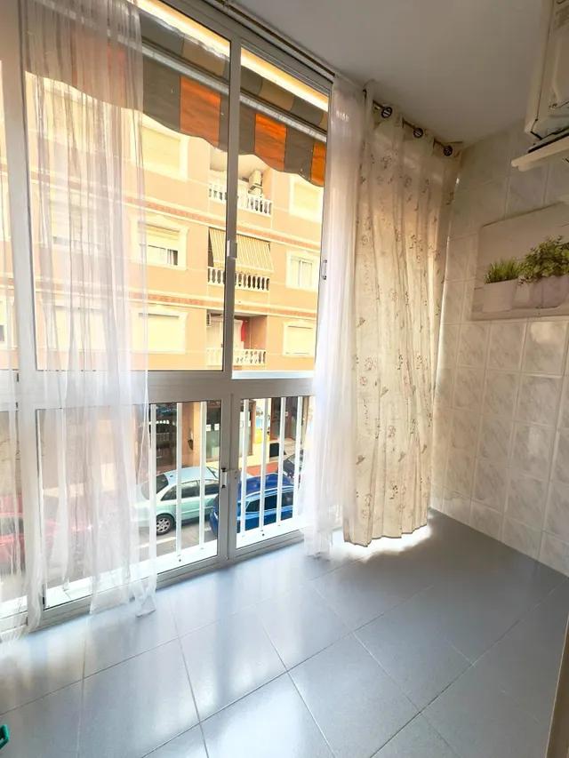 FANTASTICO APARTAMENTO EN EL CENTRO DE TORREVIEJA, IDEAL PARA PAREJAS — 11