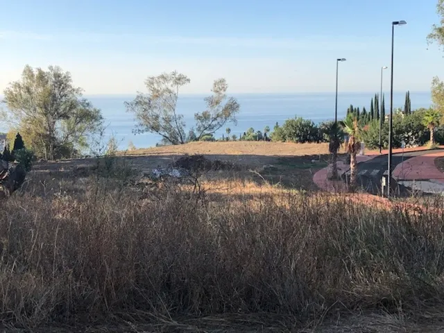 se venden parcelas urbanas en una exclusiva urbanizacion en benalmadena — 3