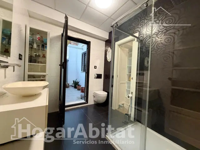 Reformado con patio cerca de la playa — 28