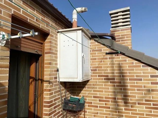SE VENDE AMPLIO DÚPLEX EN EL CENTRO. COCINA, SALÓN, 3 HAB., 2 BAÑOS, TERRAZAS Y TRASTERO. — 15