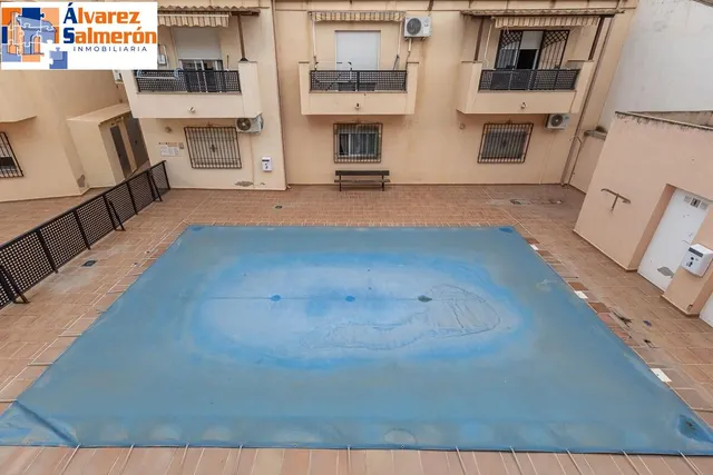 Piso en urbanización con piscina en Las Gabias — 22