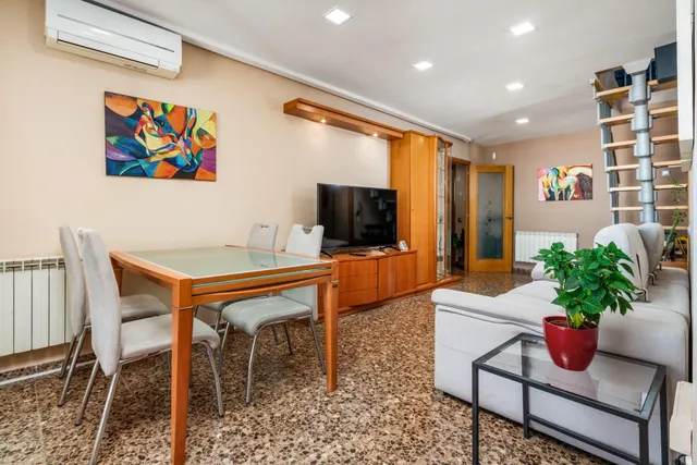 Dúplex  con 3 dormitorios mas buhardilla, 2 baños, balcón, vistas panoramicas. — 39