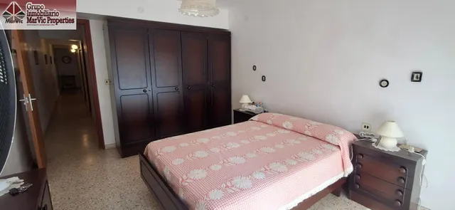 Amplio Piso en el Corazón de Villajoyosa con Múltiples Posibilidades — 7