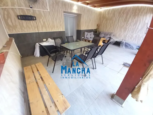 INMOBILIARIA LA MANCHA VENDE CASA BAJA CON TERRAZA Y PISCINA EN MADRIGUERAS ( ALBACETE ). — 10