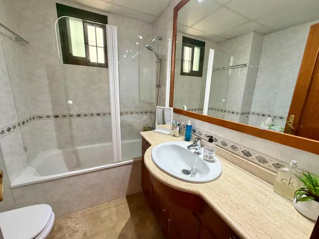 BAJO DE 3 DORMITORIOS CON TERRAZA DE 25 M2, PATIO, GARAJE, TRASTERO Y PISCINA EN MARÍA LA JUDÍA — 13