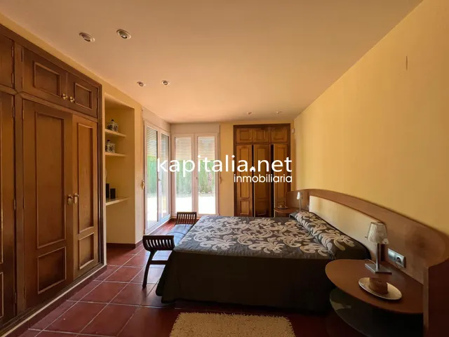 Fantástico chalet a la venta en Ontinyent , zona la Solana . — 39