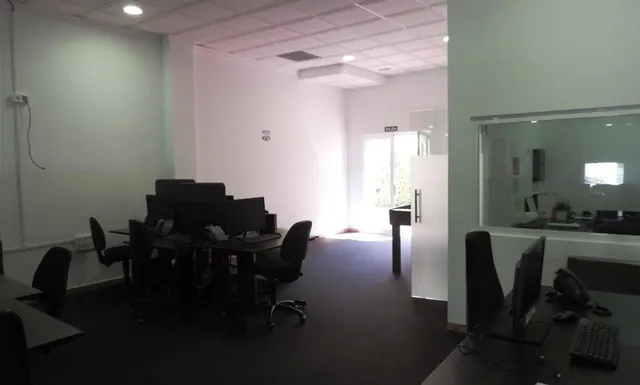 Local comercial 321m² en venta - Centro — 8