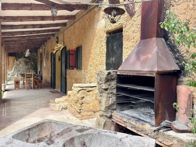 Masía catalana con encanto en entorno natural, lista para entrar a vivir o invertir como alojamiento rural — 5