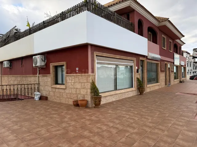 Local comercial 1 habitación 63m² en venta - La Regia