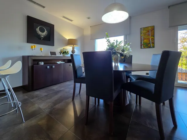 CASA DE 2 PLANTAS CON APARTAMENTO Y JARDIN — 37