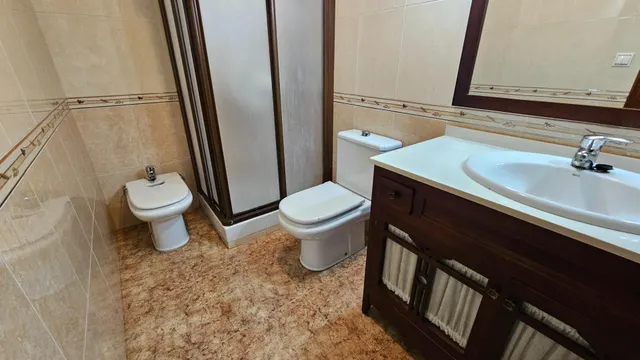 CAÑERO. Amplia Casa con cochera privada — 19