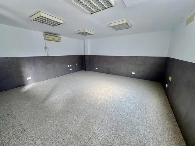 NAVE INDUSTRIAL CON FACIL ACCESO A AUTOVIA — 6