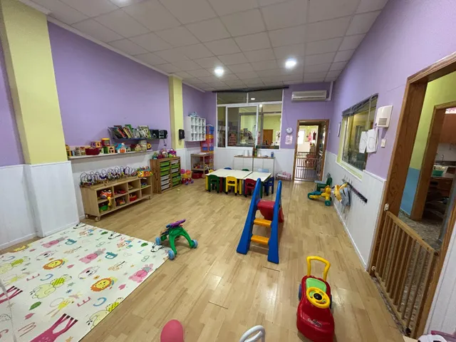 Local comercial en venta de 200 m2 – antigua guardería con múltiples posibilidades — 6