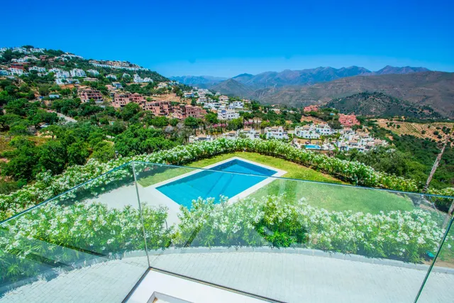 Impresionante villa totalmente amueblada y recientemente reformada — 30
