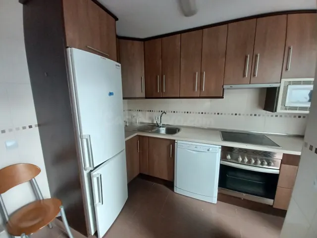 SE VENDE PISO EN RENTABILIDAD DE TRES DORMITORIOS, DOS BAÑOS