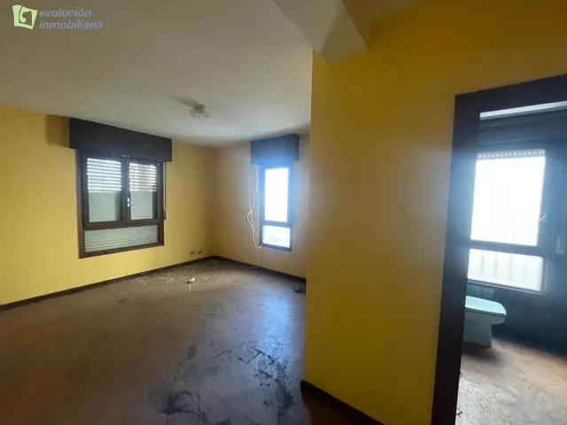 EDIFICIO/ HOTEL EN MERINDADES. IDEAL NEGOCIO RURAL — 21