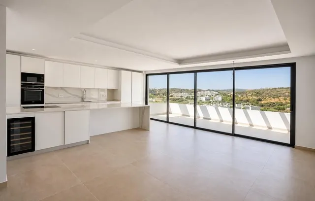 Ático de lujo con piscina infinity privada en Estepona, a 1 km de la playa — 21