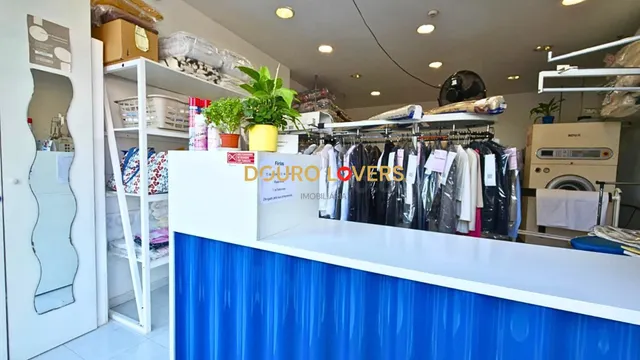 Local comercial 52m² en alquiler - Santa Marinha e São Pedro - foto 4
