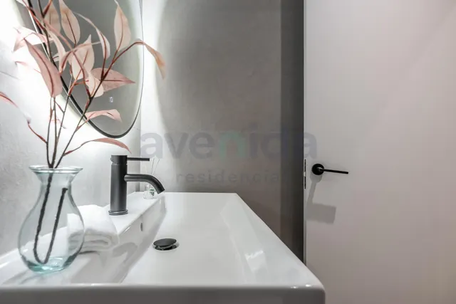 Exclusiva vivienda exterior en tercera planta — 40