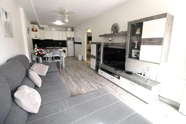 Encantador Ático en Orihuela Costa, ¡Tu Refugio Ideal! - foto 4