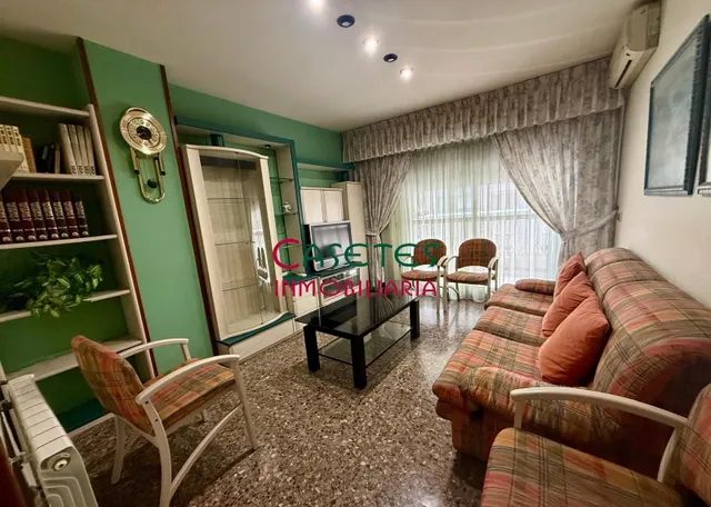 AMPLIA VIVIENDA CON PLAZA GARAJE DOBLE-CERRADA. — 27