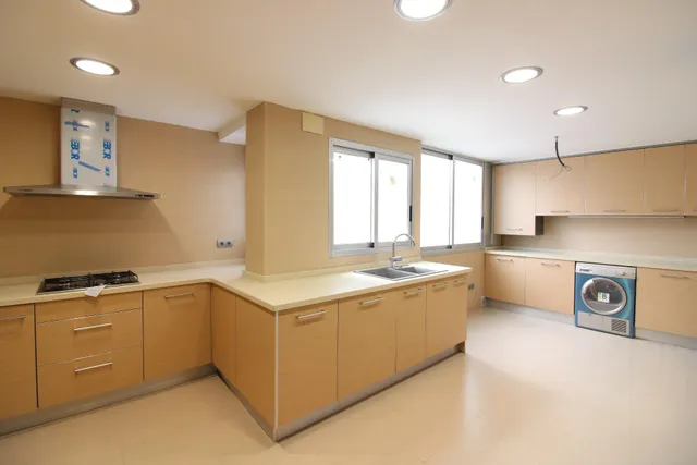 EXCLUSIVA VIVIENDA DE CASI 200M2, REFORMADA A ESTRENAR Y A POCOS PASOS DEL CAUCE DEL TURIA — 12