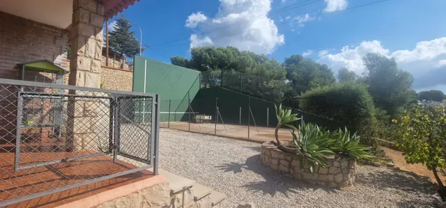 Chalet en Urbanización Monte Cristina — 44