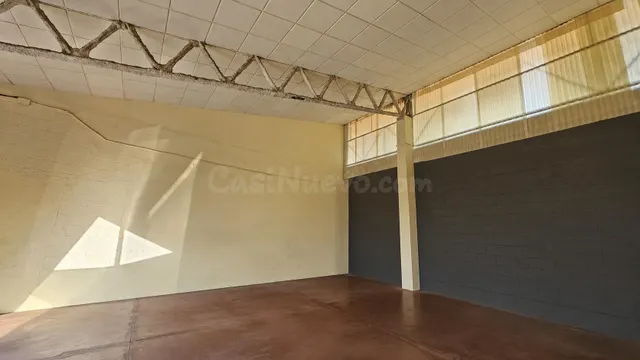 ¡NAVE INDUSTRIAL EN VENTA EN EL POLÍGONO DE CHINALES – CÓRDO