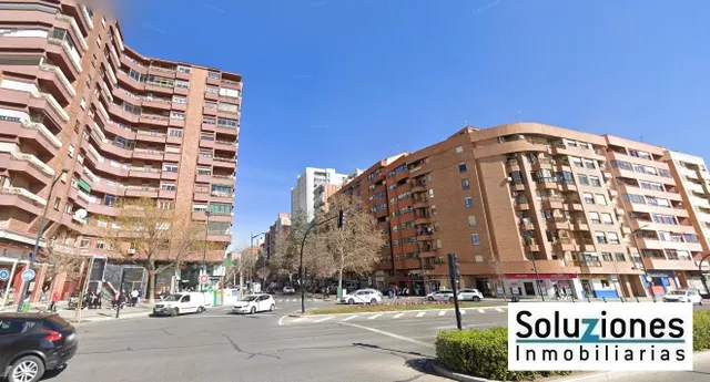 LOCAL COMERCIAL JUNTO AL CORTE INGLES EN AVENIDA DE ESPAÑA — 5