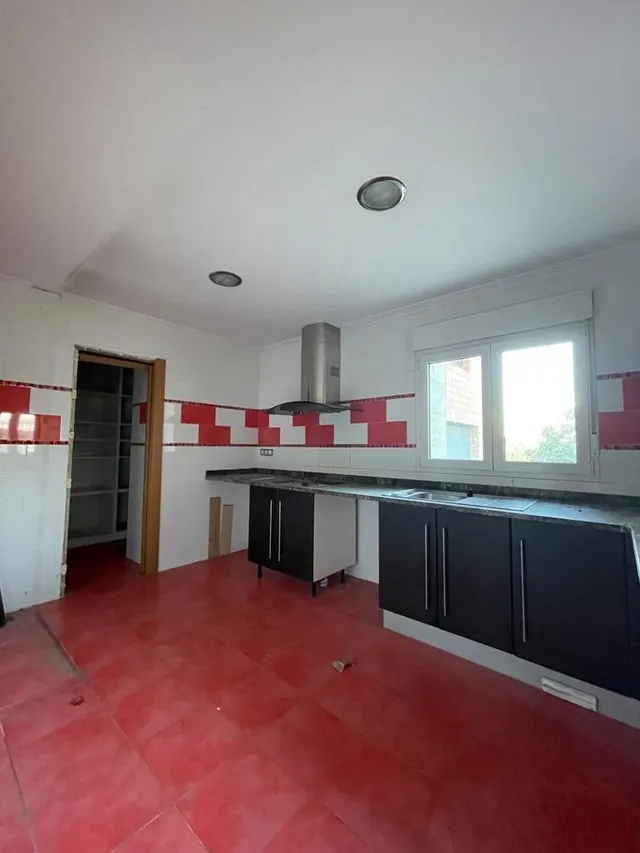 CHALET UNIFAMILIAR EN ESCOBEDO DE CAMARGO EN PARCELA DE 1400 METROS. — 29