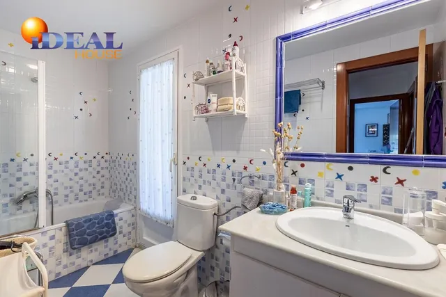 CASA PAREADA EN LA ZUBIA CON PISCINA, ZONA DE BARBACOA Y JARDÍN — 27