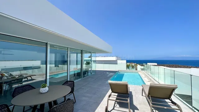 Villa de lujo de 3 dormitorios, ascensor y piscina privada e