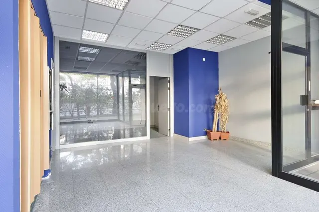 ALQUILER LOCAL COMERCIAL EN CALETA - foto 3