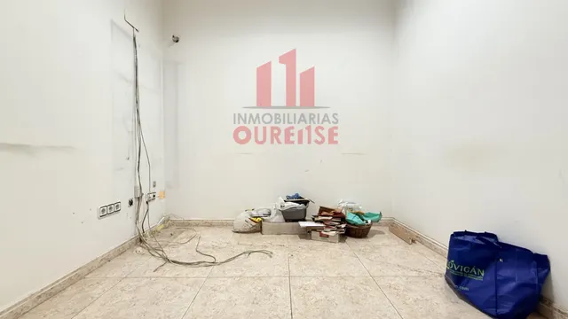 AMPLIO LOCAL COMERCIAL EN PLENO CENTRO DE OURENSE — 6