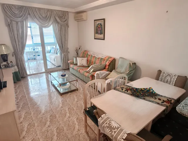 Gran apartamento en Torrevieja: 2 hab, 1 baño — 5