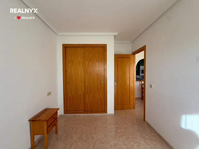 Espectacular Ático con Terraza y Piscina en el Corazón de Torrevieja — 9