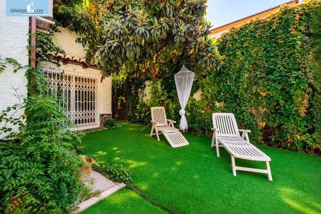 Preciosa casa en Ogíjares con piscina y jardín — 16