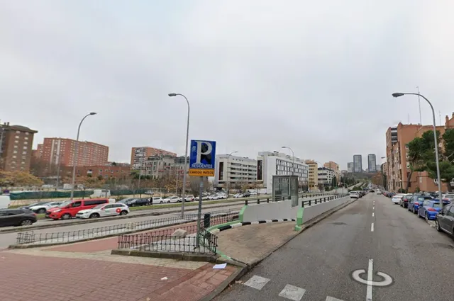 Plaza de garaje en C/ del Valle de Mena, 23.