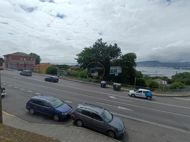 Casa con amplias vistas a la ría de Vigo ubicado en la zona alta de Teis — 32